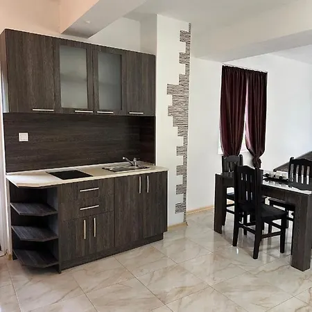 Golden Reef Guest house